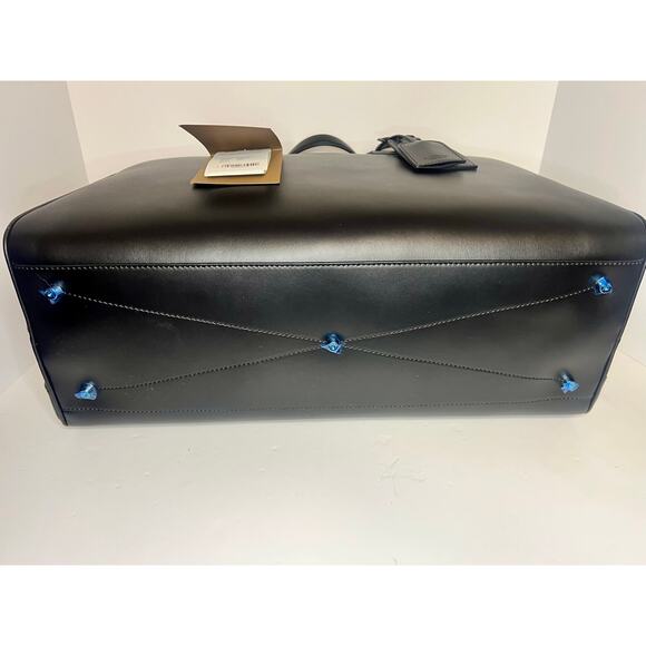 NWT Burberry Cube Duffle Bag - Picture 5 of 9